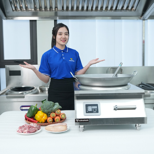 Thiết kế ho&agrave;n hảo cho bếp c&ocirc;ng nghiệp quy m&ocirc; lớn