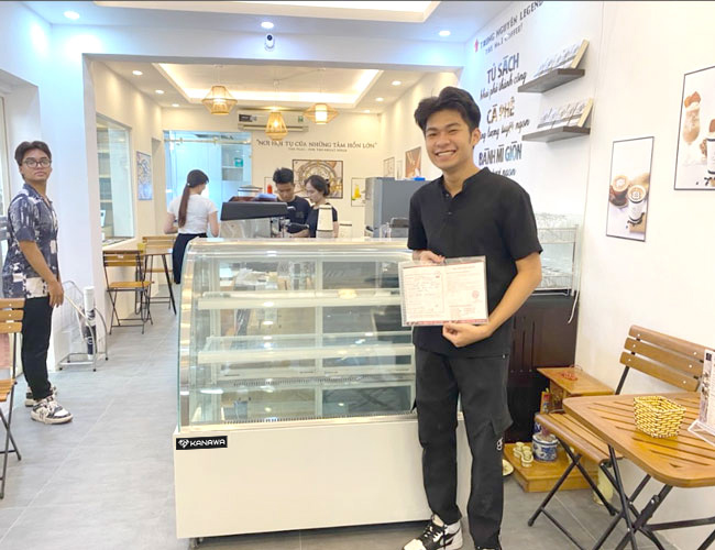 Feedback từ khách hàng mua tủ bánh kem Kanawa 1