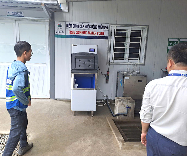 H&igrave;nh ảnh kh&aacute;ch h&agrave;ng sử dụng m&aacute;y đ&aacute; vi&ecirc;n Kanawa 4