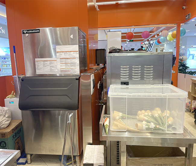 H&igrave;nh ảnh kh&aacute;ch h&agrave;ng sử dụng m&aacute;y đ&aacute; vi&ecirc;n Kanawa 1