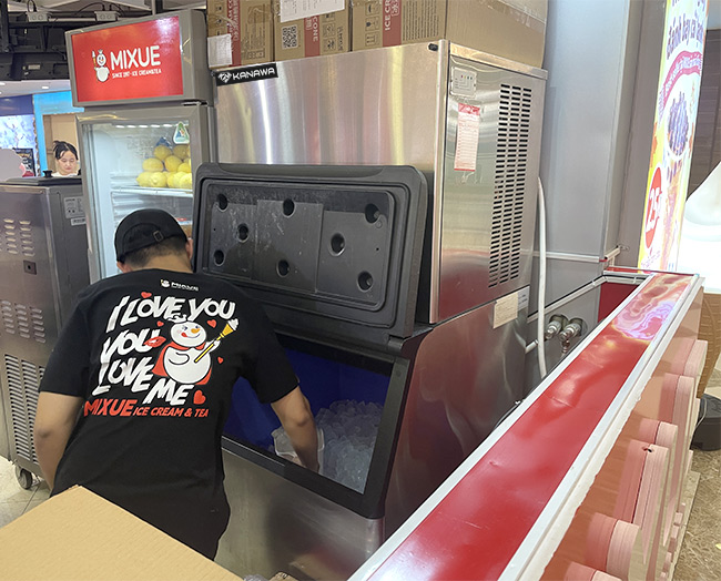 H&igrave;nh ảnh kh&aacute;ch h&agrave;ng sử dụng m&aacute;y đ&aacute; vi&ecirc;n Kanawa 2