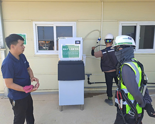 H&igrave;nh ảnh kh&aacute;ch h&agrave;ng sử dụng m&aacute;y đ&aacute; vi&ecirc;n Kanawa 3