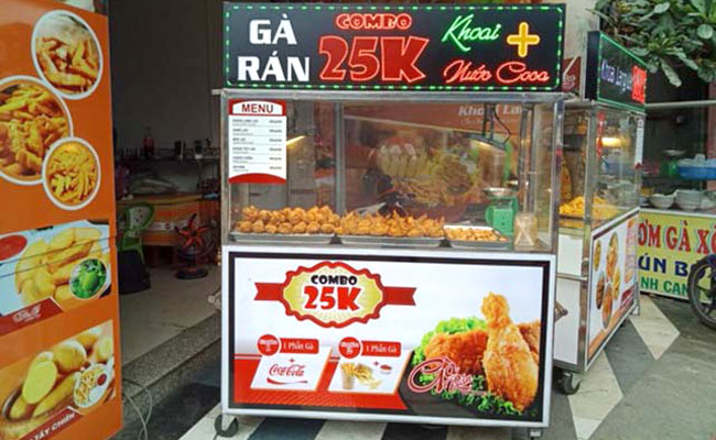 Xe đẩy bán gà rán KFC tại Kanawa