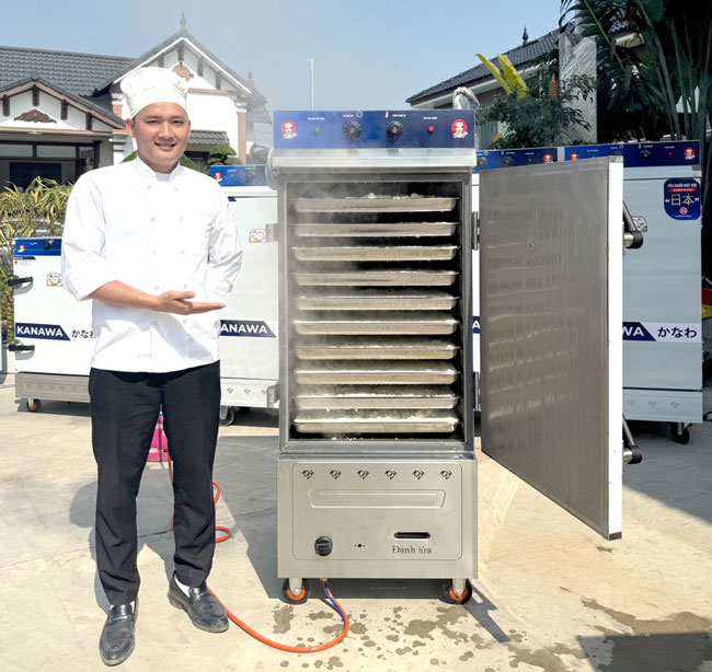 Hấp xôi bằng tủ hấp công nghiệp