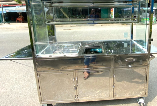 Mặt b&agrave;n xe b&aacute;n tr&agrave; sữa