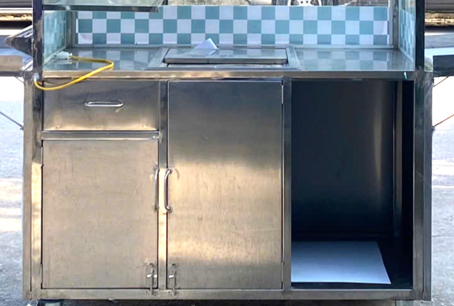 Ngăn tủ đồ xe tr&agrave; sữa