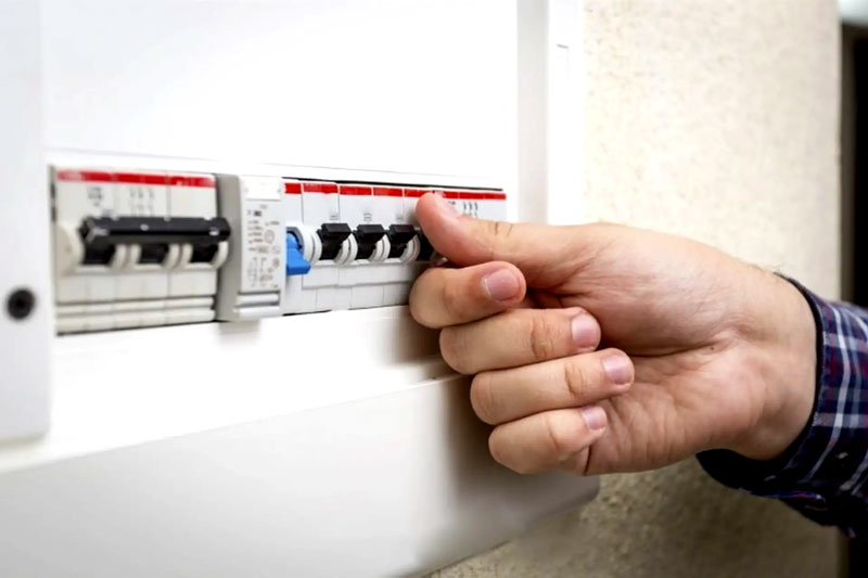 Ngắt điện tủ hấp b&aacute;nh bao