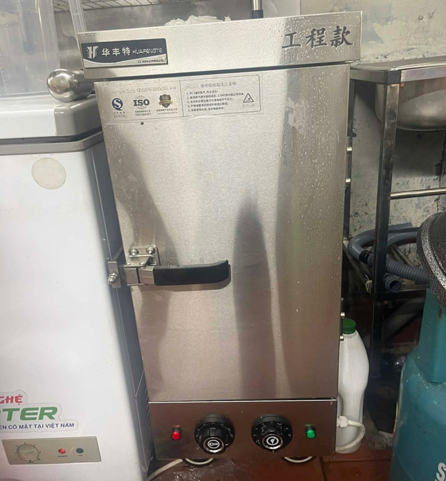 Tủ cơm cũ với gi&aacute; th&agrave;nh rẻ