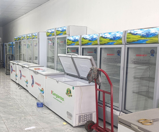 Tủ m&aacute;t si&ecirc;u thị thanh l&yacute; đại tr&agrave;
