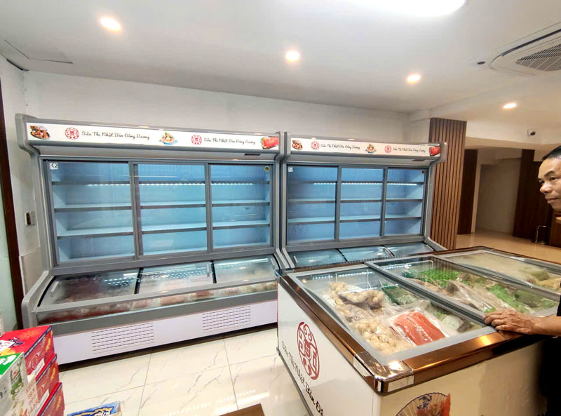 Tủ m&aacute;t trưng b&agrave;y gi&aacute; bao nhi&ecirc;u hợp l&yacute;?