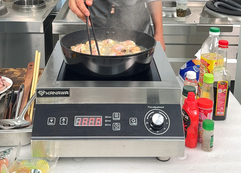 Đầu tư bếp từ c&ocirc;ng nghiệp chất lượng