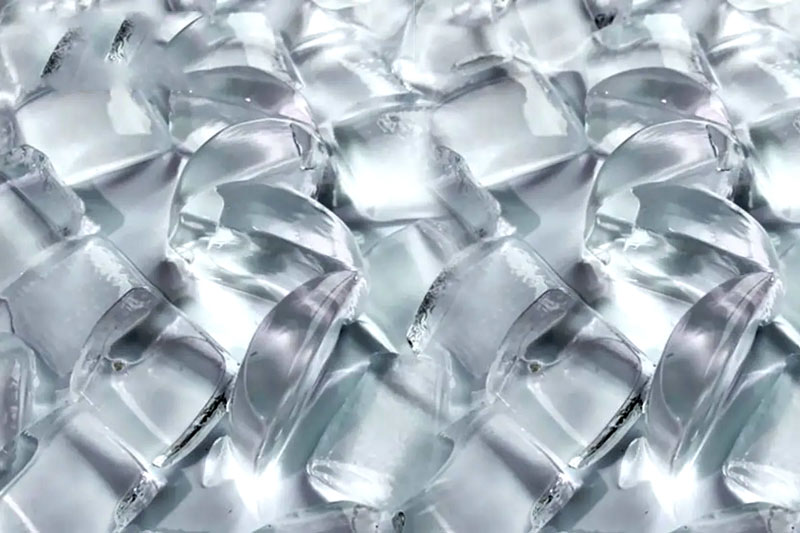 Đ&aacute; vi&ecirc;n h&igrave;nh b&aacute;n nguyệt