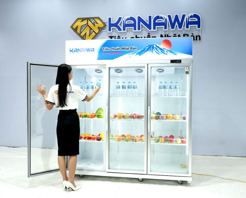 Tủ m&aacute;t si&ecirc;u thị 3 c&aacute;nh