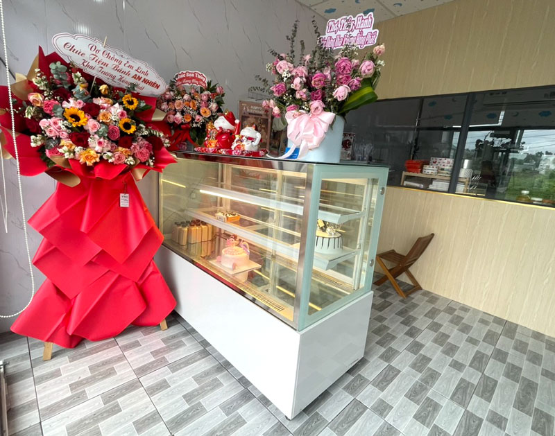 Tủ bánh kem kính vuông