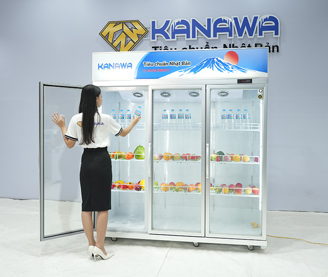 Tủ m&aacute;t trưng b&agrave;y tr&aacute;i c&acirc;y 3 c&aacute;nh