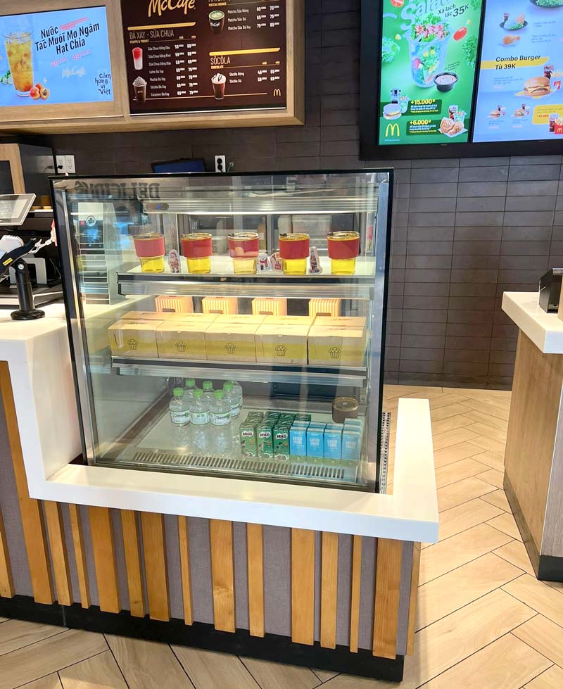 Tủ trưng bày bánh kem cho quán cafe