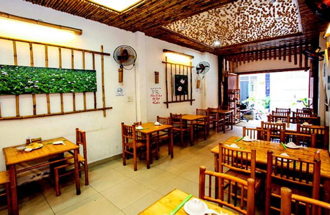 Tối ưu kh&ocirc;ng gian trải nghiệm qu&aacute;n cơm