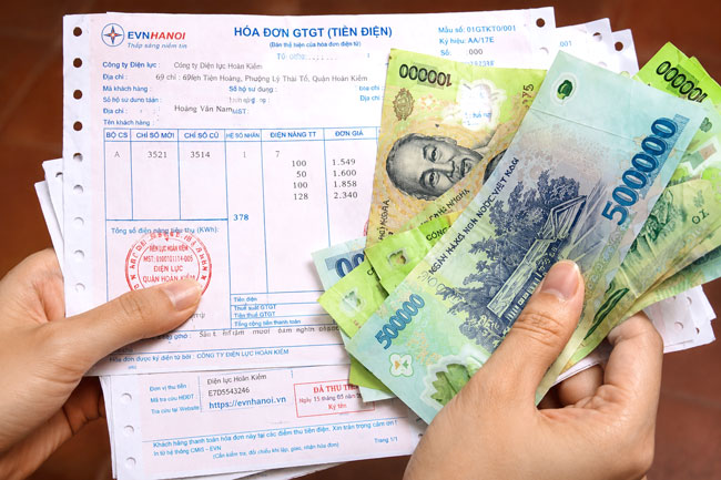 Tiền điện vận h&agrave;nh nh&agrave; h&agrave;ng