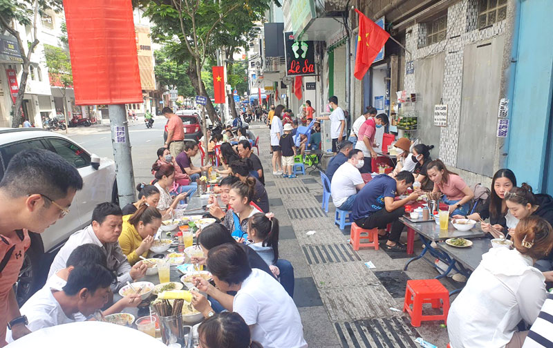 Qu&aacute;n ăn vỉa h&egrave;