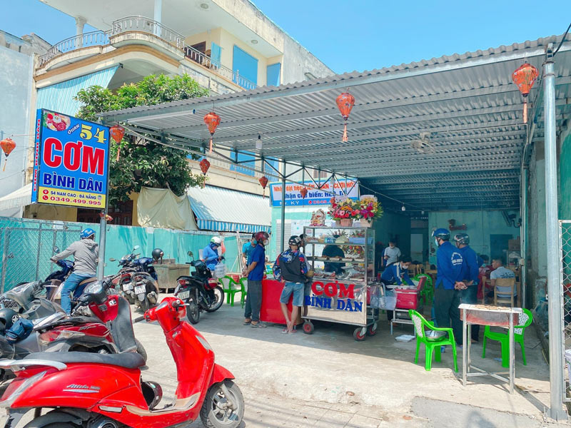 M&ocirc; h&igrave;nh qu&aacute;n ăn quy m&ocirc; tầm trung