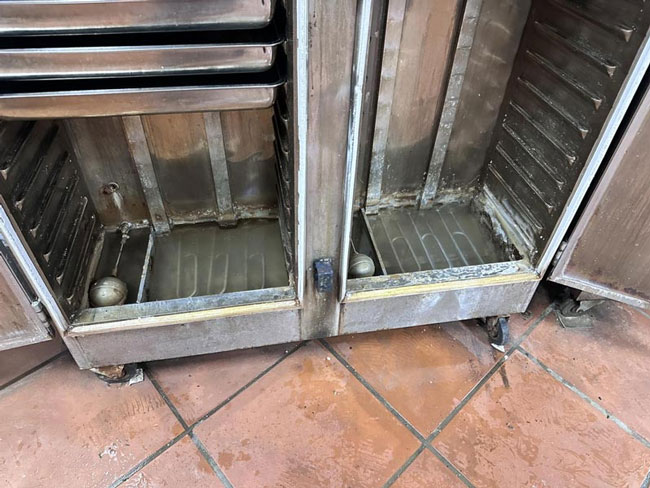 Tủ hấp b&aacute;nh bao cần sửa chữa