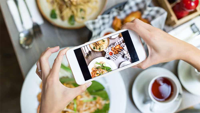 Theo dõi chi phí vận hành và marketing khai trương hợp lý