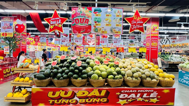 Tạo điểm nhấn cho cửa h&agrave;ng tiện lợi