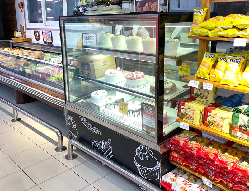 Tủ bánh kem dùng trong siêu thị