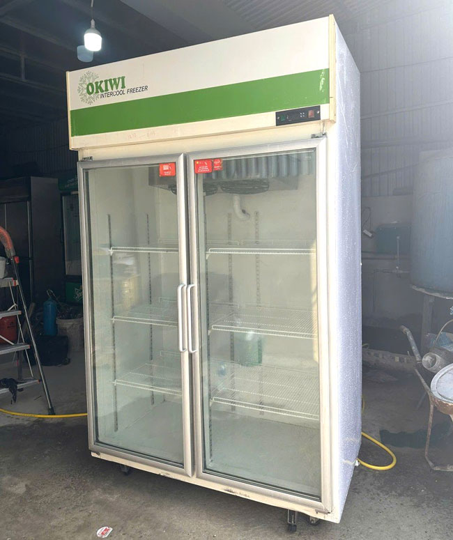 Tủ m&aacute;t c&ocirc;ng nghiệp cũ tốn điện