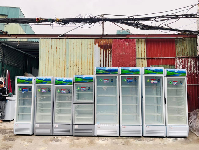 Tủ m&aacute;t mua tại cửa h&agrave;ng điện lạnh cũ