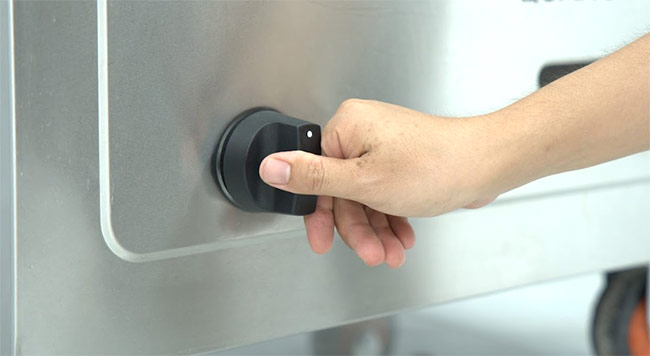 Núm đánh ga tủ hấp bánh bao 8 khay gas